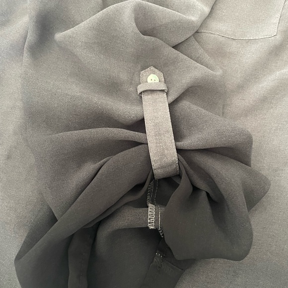 Roz & Ali ombre gray top. - Picture 3 of 4